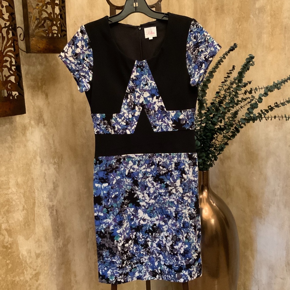 Parker Scuba-Feel Bodycon Mini Dress.  Blue/Blk/Wht/Purple. Cap Sleeves. Size M.
